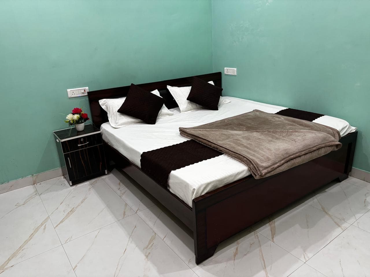 Deluxe Room image 12