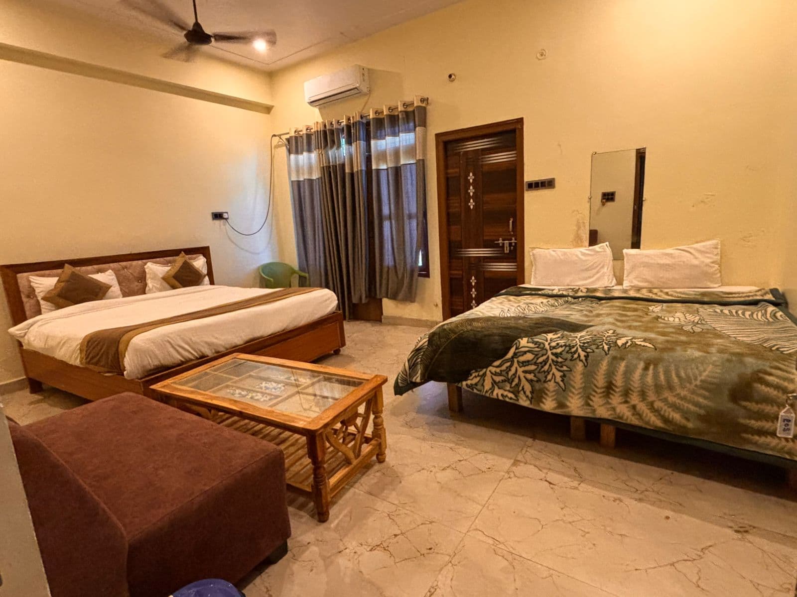 Family Suite (4 beds) image 2